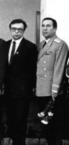 Вместе с крайвоенкомом генералом Е. Г. Фурсой.